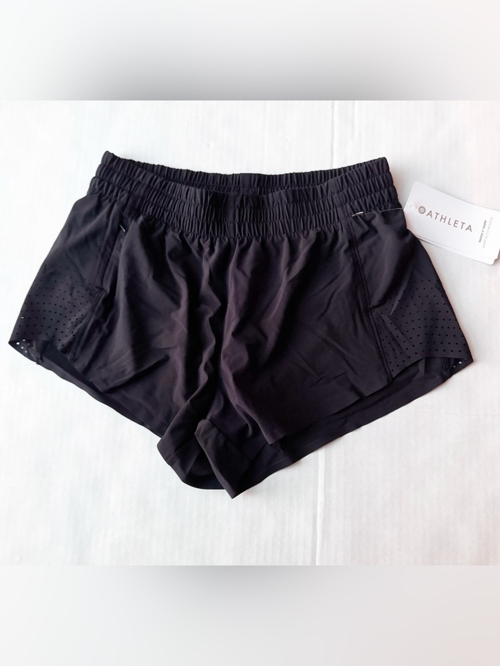 Athleta New Hustle 3" Black Running Shorts in Black Size M
NWT - Picture 9 of 16